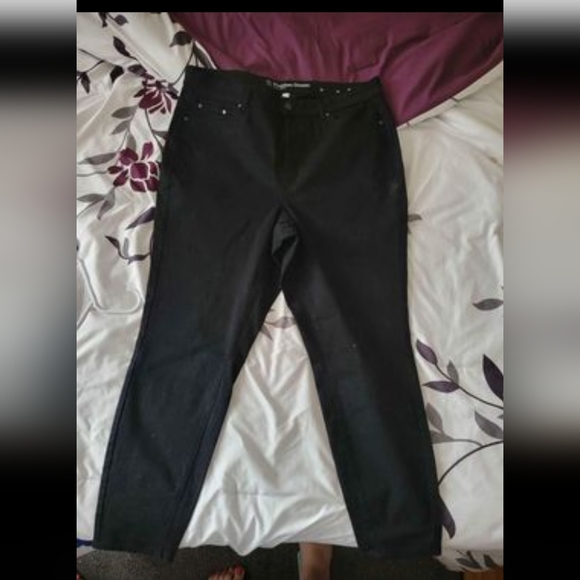 Jeans - Picture 1 of 2